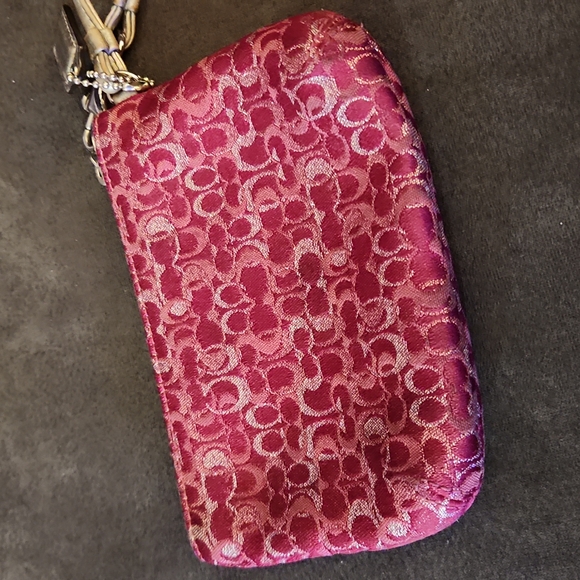 Coach Signature Wristlet, Metallic Raspberry Color - Picture 3 of 8